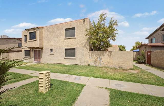 4051 W. Reade Ave - Remodeled 2 bedroom 1 bath Townhouse near condo 43rd Ave and Camelback. Gallery 3