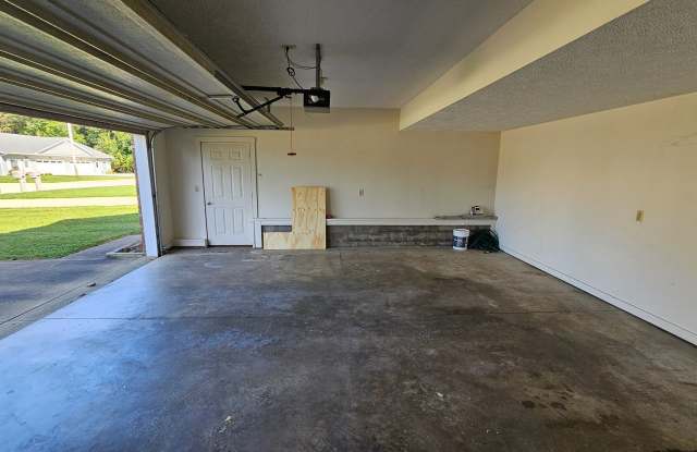 1611 Spring Village Ln Gallery 3