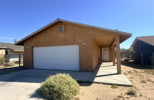 3 Bedroom Home in 29 Palms for Rent Gallery 1