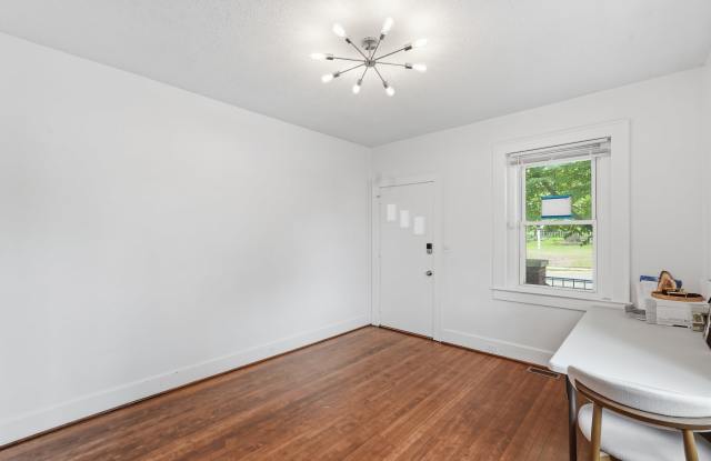 4800 Berwyn Road Gallery 2