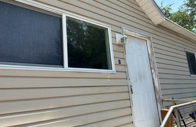 1/2 off first month rent,Roy 1 bedroom Gallery 3