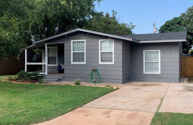 4 bedroom, 2 bath! - 1330 South Crockett Drive, Abilene, TX 79605