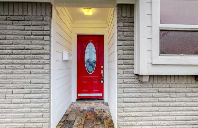 5731 Effingham Drive Gallery 2