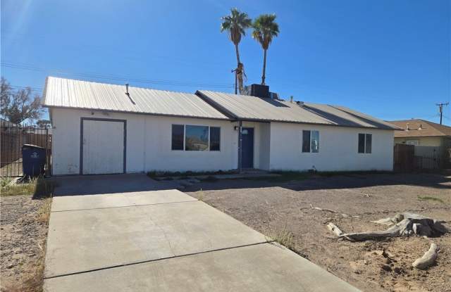 121 Grove Street - 121 Grove Street, Henderson, NV 89015