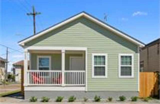 2239 Saint Andrew Street photos photos