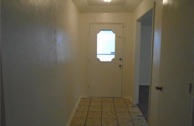 615 E Cherry Street Gallery 2