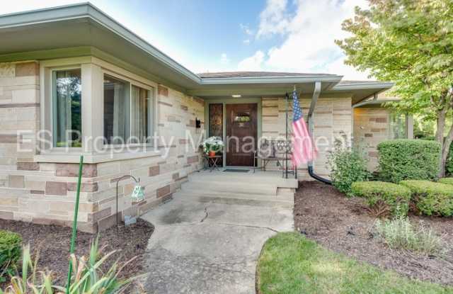30 Kessler Boulevard West Drive Gallery 4