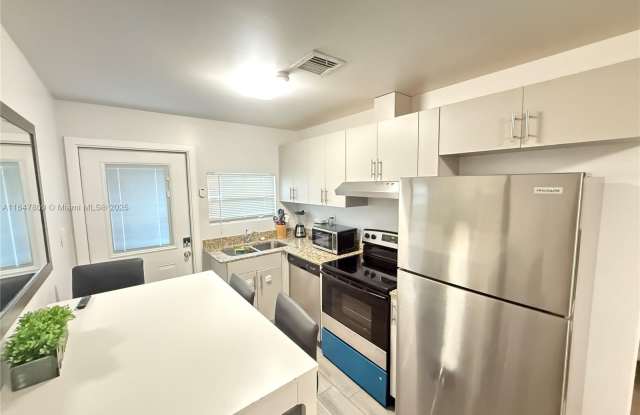 1604 SW 9th St photos photos