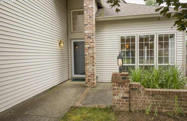 GREAT HOME IN CASCADE PARK. 3 bedrooms, 2 1/2 bathrooms - 1712 Southeast Solomon Loop, Vancouver, WA 98683