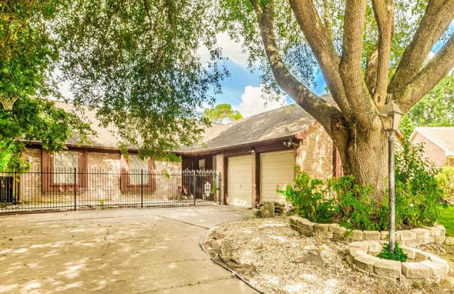 8806 Heathton Drive Gallery 2
