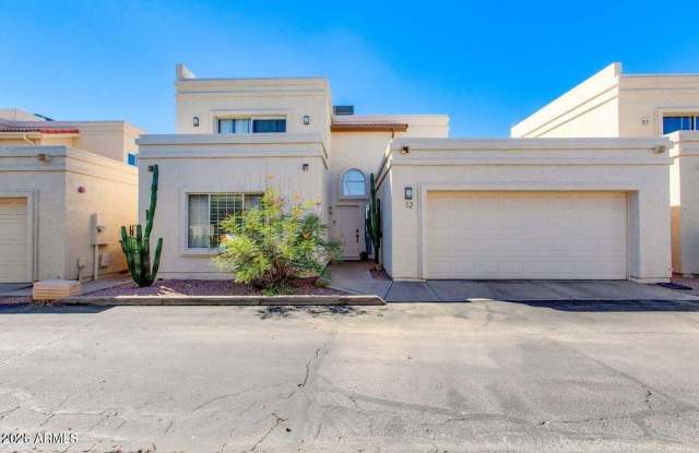 2647 N MILLER Road unit: 12 photos photos