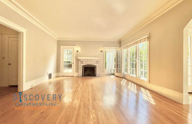 Elegant Piedmont Mediterranean Bungalow Home Gallery 4