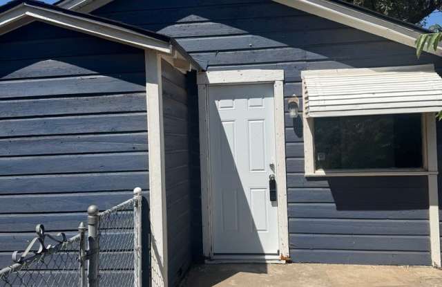 Cute 2bedroom 1 bathroom house photos photos