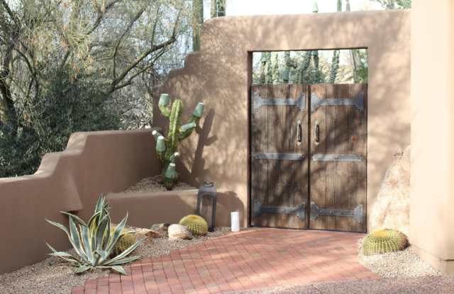 7562 E HIGH POINT Drive Gallery 2