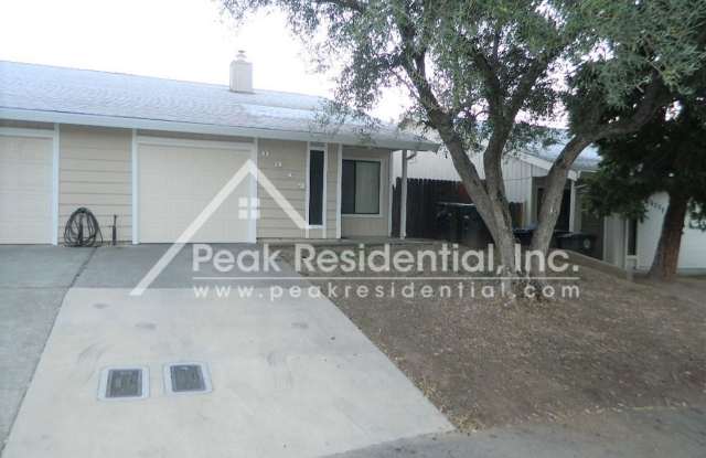 Very nice Citrus Heights 2bd/2ba Duplex with 1 Car Garage - 6312 Sandpiper Court, Citrus Heights, CA 95610