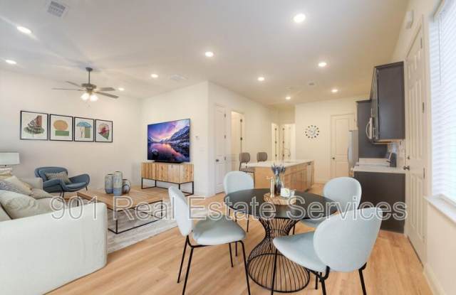 1010 N Pkwy photos photos