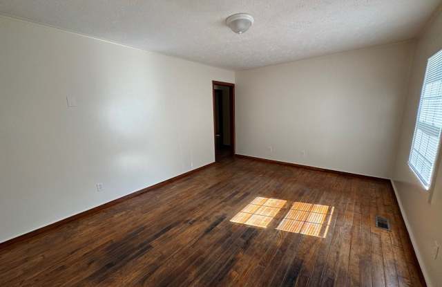 Conveniently located 2 bedroom 1 bath in Maryville Gallery 3