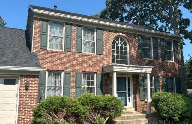 3-Level Brick-Front Colonial in Maple Valley Neighborhood photos photos