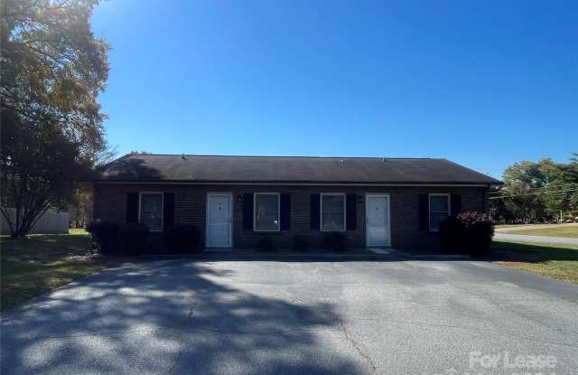 1444 19th Avenue NE - 1444 19th Avenue Northeast, Hickory, NC 28601
