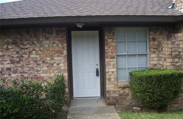 3008 TOWNBLUff Drive - 3008 Townbluff Dr, Plano, TX 75075