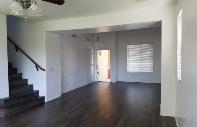 17425 W HOLLAND Lane Gallery 4