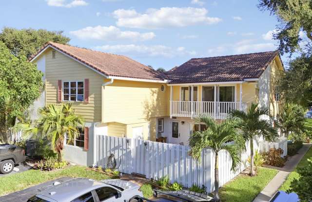 232 SEABREEZE Circle Gallery 1
