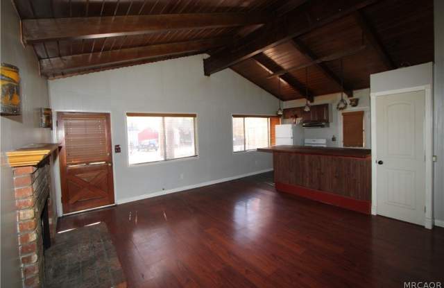 594 Lakewood Lane Gallery 3