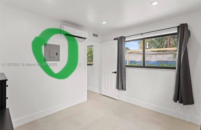 3125 NW 21st Ct Gallery 3
