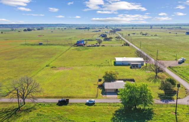 3/2 on acreage HORSES WELCOME -BROCK ISD - photos photos