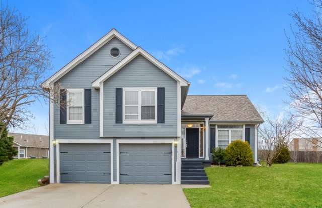 412 West 10th Street - 412 West 10th Street, Kearney, MO 64060