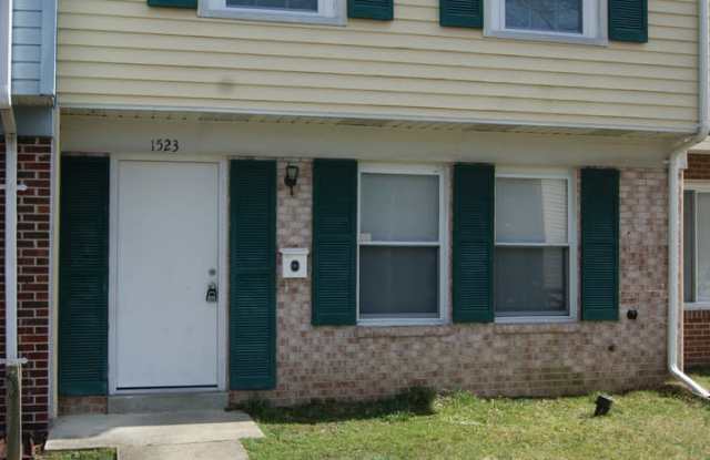 Charming 3 Bedroom/1.5 Bathroom Townhome in Edgewood, MD! photos photos
