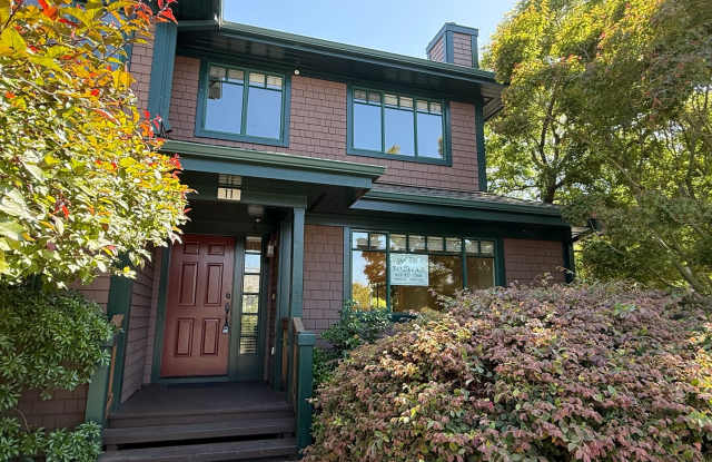 CRAFTSMAN STYLE TWO STORY 2BD/2BA END UNIT TOWNHOUSE - DOWNTOWN LARKSPUR photos photos