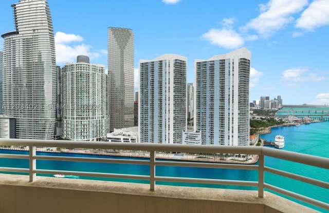 888 Brickell Key Dr Gallery 3