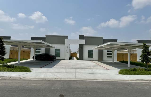 413 East Acacia Street - 1 photos photos