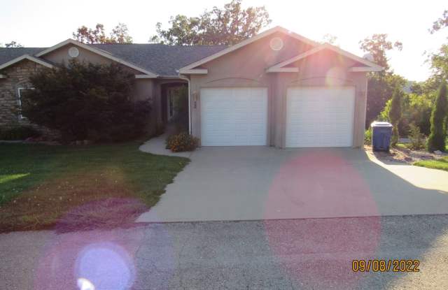 4 bedroom duplex in Camdenton photos photos