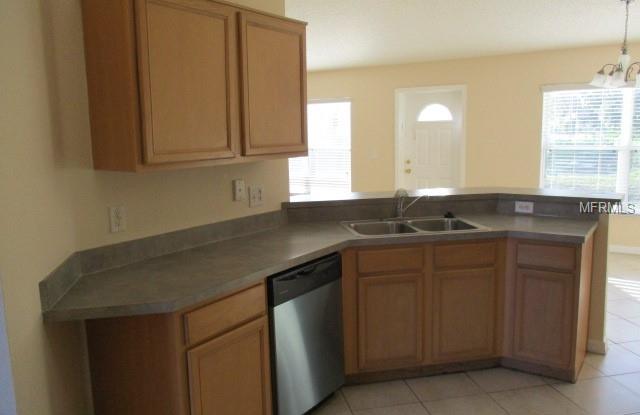 1046 HERON COURT Gallery 4
