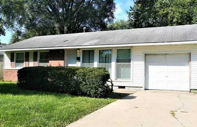 Completely Remodeled 4 bedroom, 1.5 bath single family home coming soon! - 1003 North Mckinley Avenue, Champaign, IL 61821 Completely Remodeled 4 bedroom, 1.5 bath single family home coming soon! - 1003 North Mckinley Avenue, Champaign, IL 61821