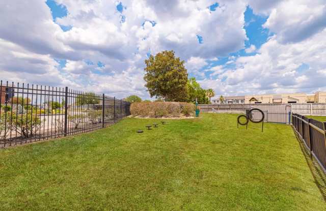 Grand Palms Apartment Homes Gallery 3