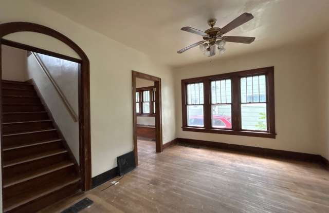 Charming 3-Bedroom, 1-Bathroom Home with Hardwood Floors – $1,250/Month 1714 Roys Ave, Elkhart, IN 46516 – 1,352 Sq Ft photos photos
