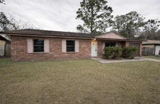 3 Bed, 2 bath Home with Fenced in Backyard and Add-On Room! - 7045 Prellie Street, Jacksonville, FL 32210