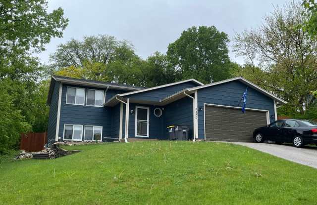 5 Bedroom Single Family Available in August photos photos