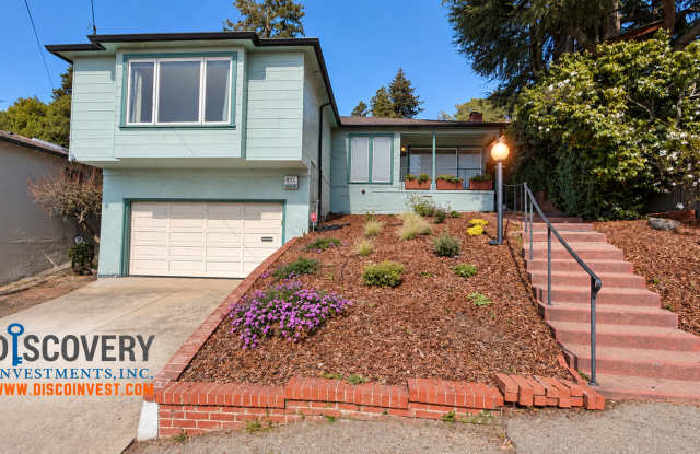Contemporary Cragmont Three Plus Bedroom Home Above Grizzly Peak with Bay Views Gallery 1