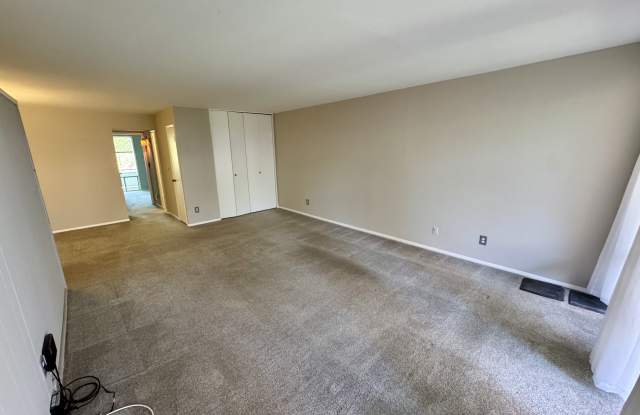7531 Spring Lake Drive Gallery 3