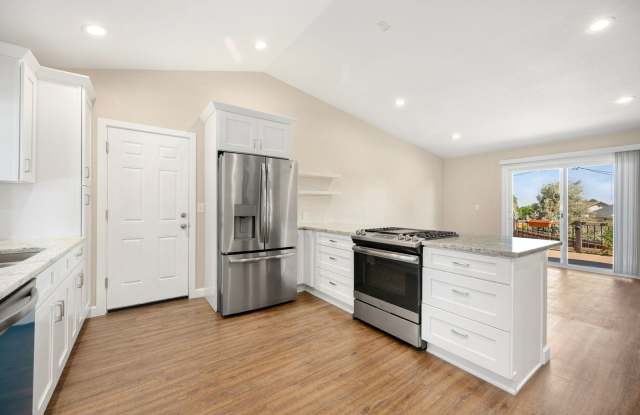 Spacious 3-Bedroom Home  & Attached Garage Gallery 4