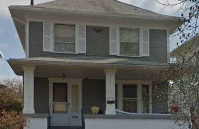 Beautiful 3 bed 1.5 bath and ready for your move in! photos photos