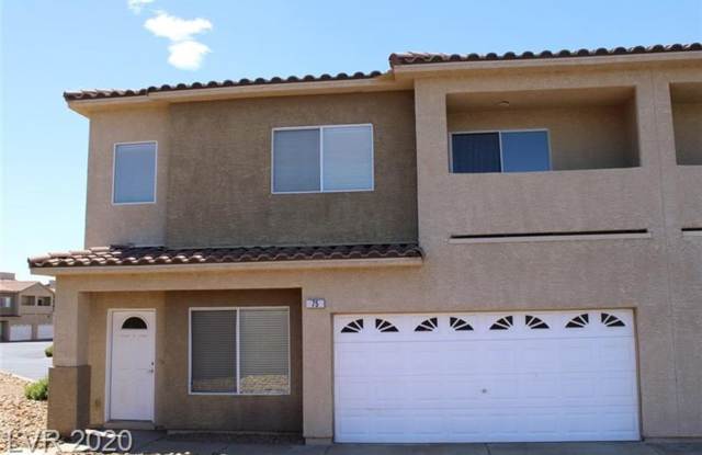 Bright  Beautiful 3-Bed Townhome with Balcony, Pool  Spa! photos photos