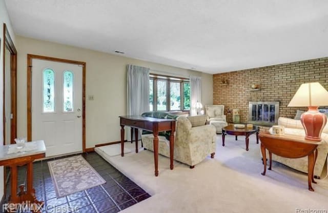 25665 Forestview Dr - 25665 Forestview Drive, Southfield, MI 48033