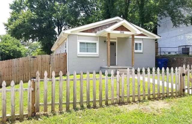 566 Rockwell Street SW photos photos