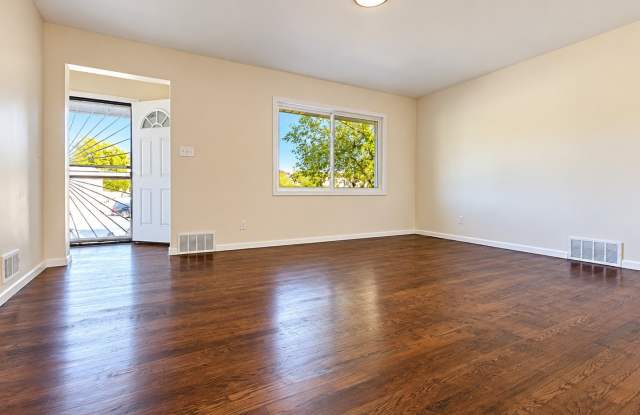 1304 Freeland Avenue Gallery 3