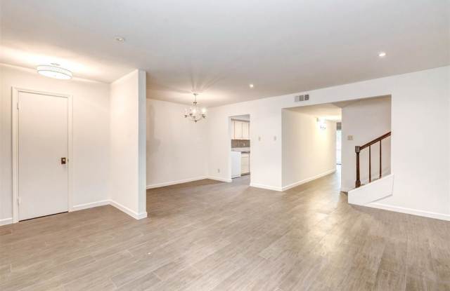 12943 Trail Hollow Drive Gallery 3